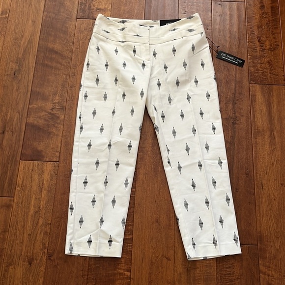 Women's Apt. 9 Fit Capri Pant Size::4 - Picture 5 of 15